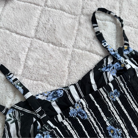 Torrid | Black Floral Stripe Culotte Crop Spaghetti Strap Tank | Size 3X - Picture 6 of 10